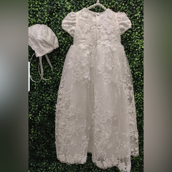 Princess Daliana 3D Floral Lace Full Length Dress with bonnet size: 9 months - Picture 9 of 9